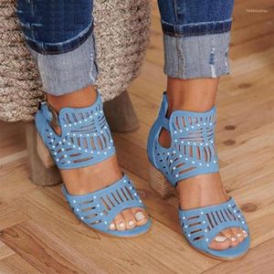 Sandals Fashion Fashion Summer Vintage Hollow Out Peep Toe Square Chunky High Heels Cands Chaussures Femme Big Taille 42 chaussures