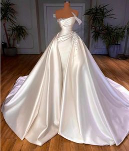 Satin Église Robe De Mariée 2024 Élégant Vintage Une Épaule Perles Perles Robes De Mariée De Mariage Blanc Une Ligne Arabe Dubaï Robe De Noiva