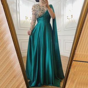 Arabie arabe vert une ligne robes de soirée formelles à manches longues 2021 cristaux de luxe perlés une épaule Satin femmes robes de soirée de bal robe de reconstitution historique