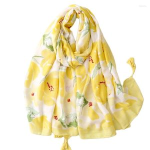 Foulards fleurs jaune vif au printemps Satin coton lin sensation de main tresse barbe serviette de plage châle foulard en soie