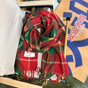 Écharpes de Noël rouge et vert plaid doux gland écharpe femmes hiver allmatch couple avec châle à double usage froid 231007