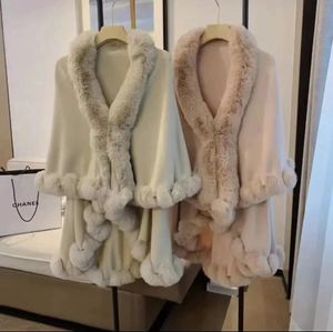 Foulards Double couche de luxe imité Rex lapin fourrure Cape manteau à capuche châle hiver femmes tricot Poncho pardessus fausse fourrure enveloppes 231010