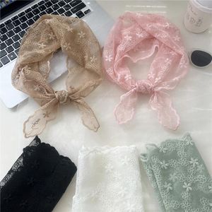 Écharpe écharpe en soie en dentelle pour les femmes châles chauds Lady enveloppe bufanda floral en gros de hijab foulards pashmina bandana bourdard