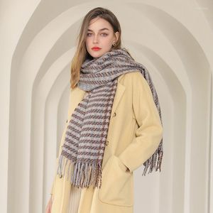 Bufandas de moda para mujer, chal a cuadros, chales cálidos de mezcla de Cachemira, Bufandas, bufanda para mujer, borla de talla grande, Ponchos Hijabs