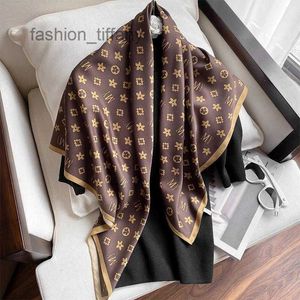 Foulards Foulard en soie Femmes Mode Lettre VFoulard Satin Châle Grande Taille 90 * 90cm Carré Cheveux / Tête Bandana Hijab Mouchoir