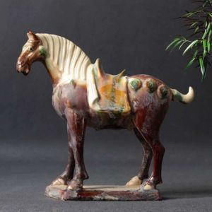 Sculptures chinois rétro imitation antique tang tricolor céramique vitrée brun war cheval porcelaine statue 8.27 