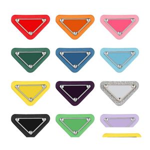 Nociones de costura Herramientas Triangar Marca Logotipo para ropa DIY Customes Coser en Sombrero Chaqueta Jeans Ropa de cuero Apliques Pegatinas Insignia DHKLS