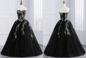 Sexy Noir Et Blanc Broderie Robe De Bal Robes De Mariée Robes Pas Cher 2018 Chérie À Lacets Dos Tulle Paillettes Tissu Balayage Train