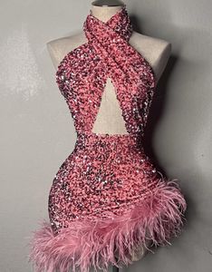 Sexy Hot Pink Short Women's Prom Party Dress 2023 avec Autruche Plume Halter Paillettes Cocktail Homecoming Robes Robe De Fiesta