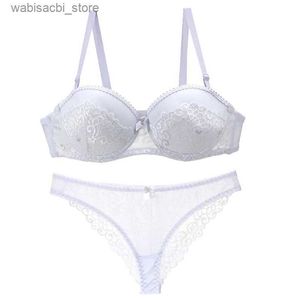 Sexe Set Womens Vêtements Ventes sous-vêtements pour femmes Bra Set Sexy Lace ABC Cup Bra White Thong Hollow Out Lingerie sexy pour femme L2447