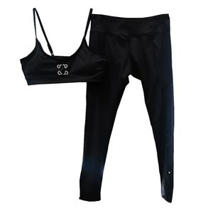 Conjunto de mallas negras con tirantes para mujer, chándales sexys de marca, Sujetador deportivo acolchado con letras bordadas, traje de Yoga ajustado de verano
