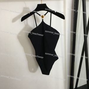 Sexy correa de bikini diseñador de trajes de baño sin tirantes de una pie
