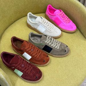 Chaussures de sport de créateur de chaussures, chaussures décontractées pour femmes chaussures d'entraînement rétro allemandes chaussures de marque pour femmes rose blanc luxe nouvelles chaussures de haute qualité étoile blanc cassé