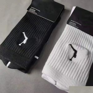 Pièces de chaussures Accessoires Vente Chaussettes de sport Couple Tubesocks Personnalité Femme Conception Professeur École Style Couleur Mixte En Gros J V Dhjh1