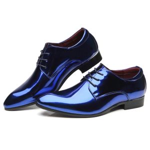 Chaussures New British Men's Designer Glitter Pu Leather Oxford Shoes Formal 2023 Chaussures de mariage de mariage masculin Sapato Social masculino
