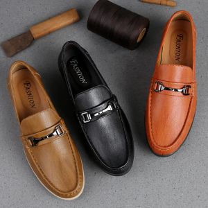 Chaussures les plus récentes hommes chaussures décontractées légère respirant authentine cuir chaussures hommes mecs flats mods slipon mocassins doux mocassins chaussures d'été