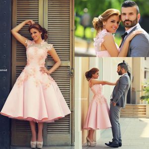 2016 Top Fashion Offre Spéciale Dentelle Robe De Mariée Courte pour Femmes Robe De Luxe Dos Nu Pas Cher Plage Vintage Crew Sexy Importi Robes En Ligne