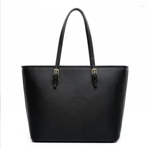 Sacs à bandoulières Big Bag 2024 Fashion Women Pu Leather Handbag Brief noir blanc grande capacité Luxury Tote Shopper Designer