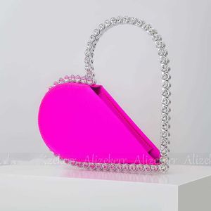 Bolsos de hombro Diamante en forma de corazón Embrague de noche Mujeres Nuevo diseñador Cristal brillante Mango de acrílico Monedero de satén negro para banquete de boda 230426