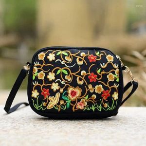 Bolsos de hombro para mujer, estilo nacional, bordado de flores, lona, Bolsa De Calidad, mensajero, tendencia China