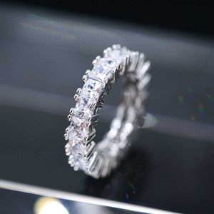 Argent Plaqué Cuivre Zircon De Luxe Éternité Anneaux pour Femmes Cadeau En Gros De Mariage Plein Diamant Cz Anneau De Bande