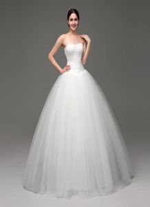 Diseño simple vestidos de novia de color nieve barato Corsé de encaje tul bola vestida de novia vestida de boda diseñador de marfil blancos 2016 undo8023338
