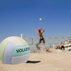 Tamaño 5 Voleibol en colores de macarrones Bola de voleibol de playa Soft sin deslizamiento reduce las lesiones de la mano caucho resistente a la abrasión 2312227