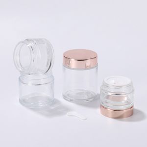L'emballage des soins de la peau met en bouteille un pot de crème en verre transparent pour cosmétiques de 5 à 100 g avec des couvercles en or rose brillant