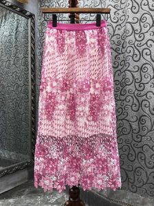 Faldas 2023 Moda de verano Encaje de alta calidad Señoras Allover Crochet Bordado Mid-Becerro Longitud Pink Blue Club
