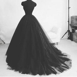 Jupes noires en tulle doux longueur de plancher de sol en jupes de robe de bal de balle plissée de mariage plissé.