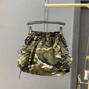 Jupes Camo grande poche vêtements de travail jupe courte femmes été mince cordon taille élastique sport séchage rapide une ligne fleur bourgeon 231123