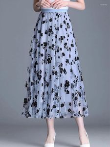 Faldas Falda floral de malla para mujer 2024 Otoño Invierno Cordón Flocado Moda Gran oscilación Elástico Cintura alta Elegante Mujer Fiesta A-Line