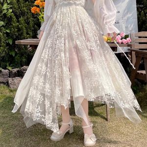 Jupes Qiukichonson Midi longues femmes Crochet dentelle jupe 2023 Lolita été taille haute asymétrique froncé maille Rok