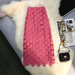 Jupe de broderie à pompon ajourée taille haute de créateur de mode d'été pour femmes 3D Dot Splice mi-longue jupe crayon moulante 2024