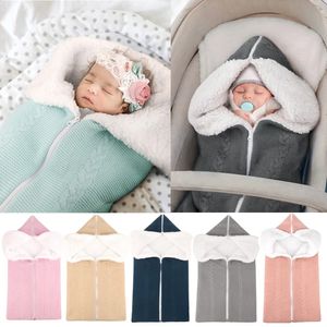 Sacs de couchage né bébé sac de couchage hiver tricoté bébé poussette couverture adapté pour né chaud laine Swaddle sac bébé prune sac de couchage lit 231214