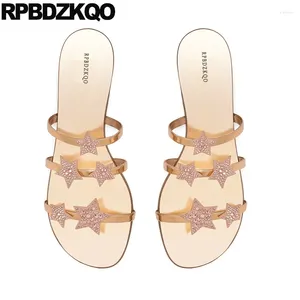 Zapatillas plana diamantes toboganes sandalias de diseñador zapatos de moda 2024 mujeres chino 5 calzado plateado de cuero de diamantes de diablo Cristal de oro
