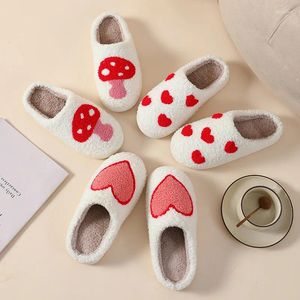 Zapatillas Inicio Zapatos cómodos para damas Interior Invierno Casa de hongos Mujeres Lindo Grande Pequeño Corazón Mullido Acogedor