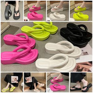 Livraison gratuite pantoufles maison chaussures toboggan salle de bain chambre salle de douche chaud vie doux portant pantoufles ventiler femmes hommes blanc jaune noir blanc rose tongs