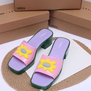 Pantoufles New Style Melissa Femmes Chaussures Jelly 2022 Flower High Heel Ladies Slippers Fashion Outdoor Summer Slippers Beach Shoes SM094