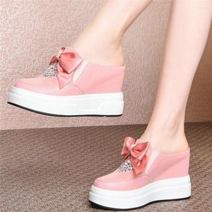 Zapatillas de verano a la moda, zapatillas de deporte para mujer, cuñas de cuero genuino, tacón alto, sandalias romanas con punta redonda, zapatos informales con diamantes de imitación