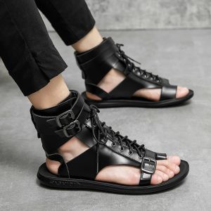 Slippers Summer New Mens Chaussures 2022 Fashion High Top Sandales pour hommes Sandales romaines Généreaux Chaussures décontractées en cuir à lacers