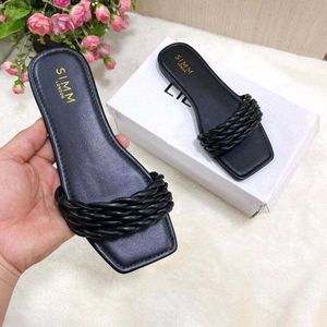 Slippers Fomens diaposités 2022 Fashion Twist Flat with Summer Beach Shoes Woman New Outside Wear Candy Color Party for Ladies H240416 HZM9