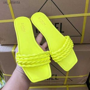 Slippers Femmes diapositives 2022 Fashion Twist Flat With Summer Beach Shoes Woman New Outside Wear Candy Color Party for Ladies H240416 Iwow