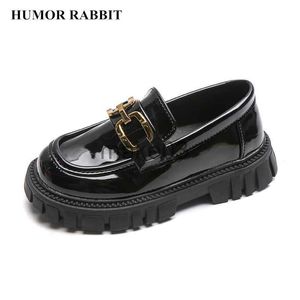 Sneakers Princess Chaussures 2022 Spring Black Loafers Baby Boys School Shoes Metal Kids Fashion Casual Pu Glossy Enfants Cute Mary Janes Nouveau J230818