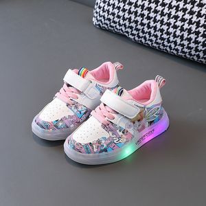 Zapatillas de deporte Zapatos de primavera para niños pequeños para niños y niñas Zapatillas de deporte iluminadas con luces LED Zapatos casuales suaves para niños Tamaño 213016 Año 230705