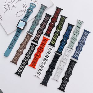 Bracelet de silicone souple Correa Strap pour Apple Watch Series 2 3 42mm 38 mm Bandle pour Iwatch 7 6 5 SE 41 mm 45 mm 40 mmmmmmm 44 mm