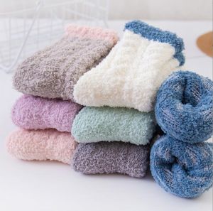 Calcetines tobilleros de toalla suave para invierno, calcetines gruesos y cálidos de felpa peluda para suelo, alfombra, calcetín femenino para primavera, Otoño e Invierno