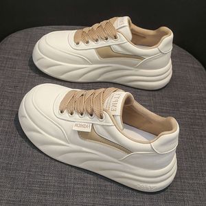 Semelles femmes petit cuir épais avec un blanc authentique et une hauteur accrue.Printemps 2024 Nouvelle semelle molle légère polyvalente pour chaussures de sport décontractées 595 730 354 182