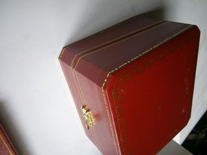 Cajas de reloj de moda de suministro especial especial Cajas de relojes Rojos Compensador completo China Packaging Box Factory Custom Logo6726983
