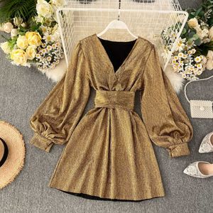 Primavera otoño vestido de color brillante para mujer con cuello en V manga farol oro seda encaje Retro mujer Sexy fiesta GD205 210611